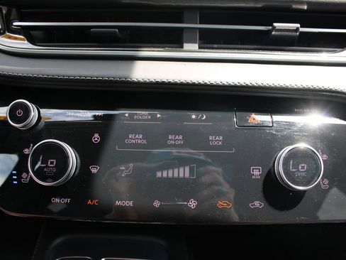Used 2025 INFINITI QX60 Luxe AWD/4WD image 46