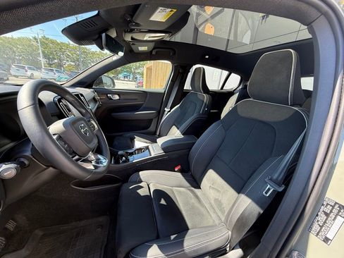 Used 2023 Volvo C40 P8 Recharge Ultimate AWD/4WD image 4