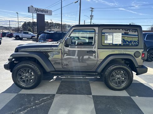 Used 2024 Jeep Wrangler Sport image 7