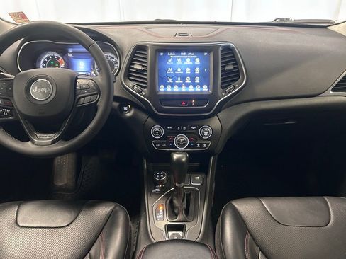 Used 2022 Jeep Cherokee Trailhawk w/ Premium Leather Package AWD/4WD image 13