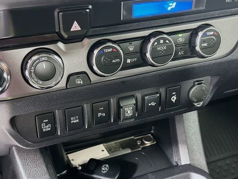 Certified 2023 Toyota Tacoma TRD Off-Road w/ Technology Package AWD/4WD image 16