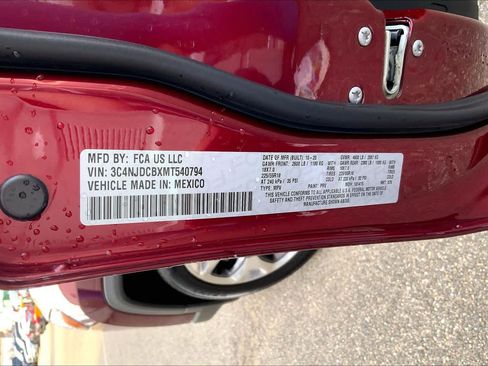 Used 2021 Jeep Compass Limited w/ Sun and Sound Group AWD/4WD image 34