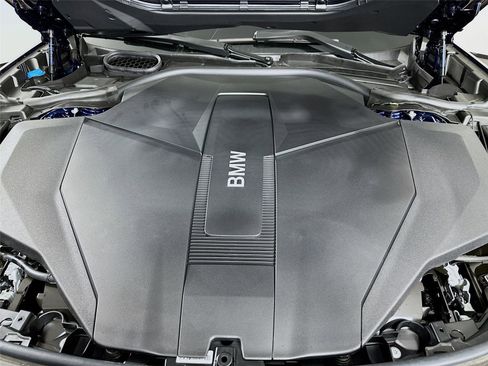 New 2026 BMW i7 xDrive60 image 32