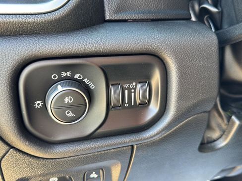 Used 2025 RAM 1500 Big Horn AWD/4WD image 13