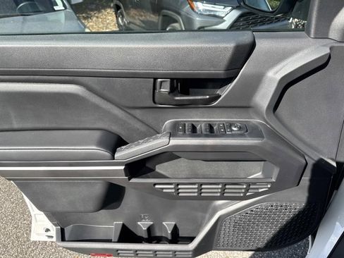 Certified 2025 Toyota Tacoma SR5 image 8