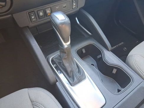 Used 2022 Nissan Frontier SV AWD/4WD image 24