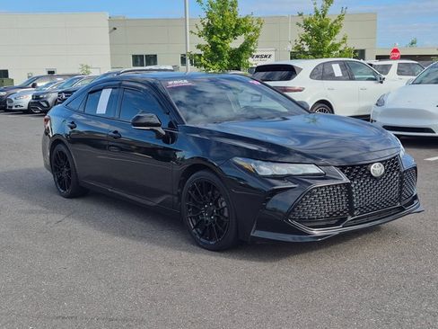 Used 2019 Toyota Avalon XSE FWD image 3