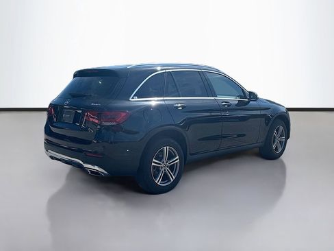 Used 2022 Mercedes-Benz GLC 300 4MATIC w/ Premium Package Lite image 3
