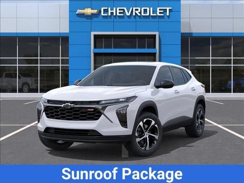 New 2026 Chevrolet Trax RS w/ Sunroof Package FWD image 7