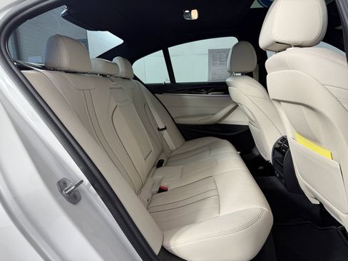 Used 2021 BMW 540i w/ Convenience Package image 12