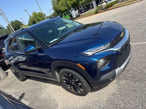 Used 2022 Chevrolet TrailBlazer LT FWD image 3