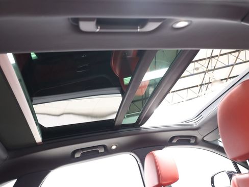 Used 2022 Bentley Bentayga AWD/4WD image 94