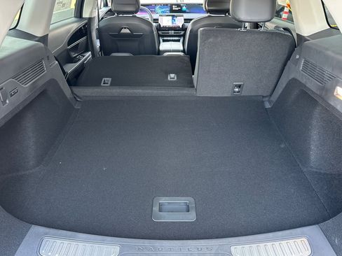 New 2026 Lincoln Nautilus Premier w/ Jet Appearance Package image 14