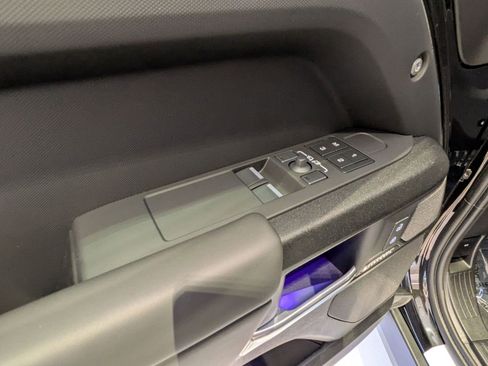 New 2026 Land Rover Defender 90 V8 AWD/4WD image 12