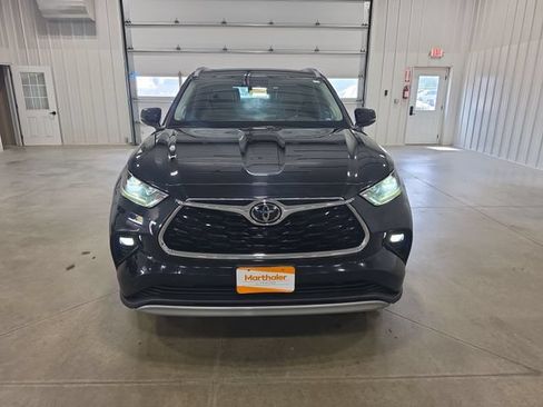 Used 2020 Toyota Highlander Platinum AWD/4WD image 3