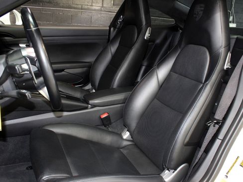 Used 2019 Porsche 911 Carrera image 38