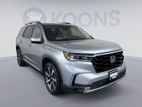Used 2023 Honda Pilot Touring image 10