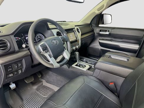 Used 2018 Toyota Tundra SR5 image 7
