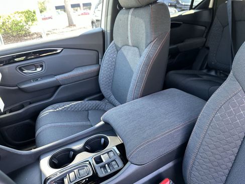 Used 2023 Honda Pilot Sport image 12