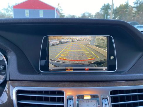 Used 2016 Mercedes-Benz E 350 E 350 4MATIC Sedan 4D image 17