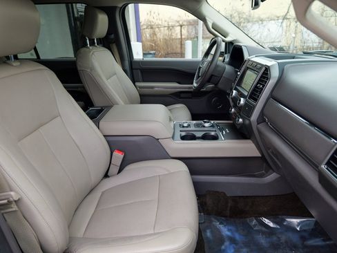 Used 2018 Ford Expedition XLT w/ Equipment Group 202A image 35