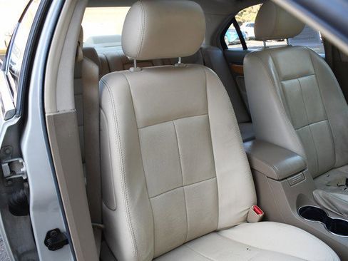 Used 2008 Lincoln MKZ image 27