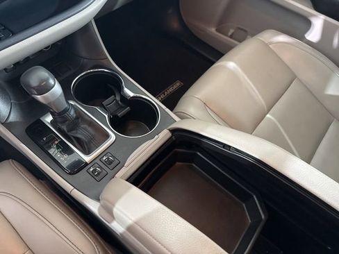 Used 2019 Toyota Highlander XLE image 25