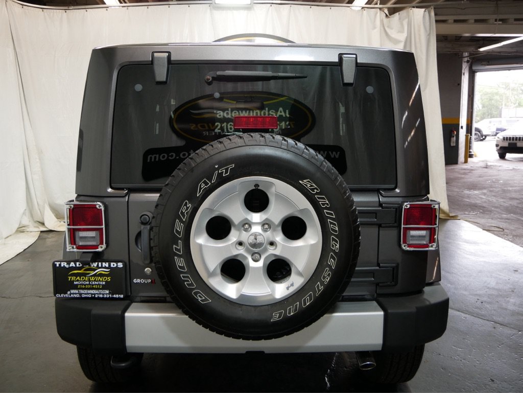 Used 2014 Jeep Wrangler Sahara AWD/4WD image 9