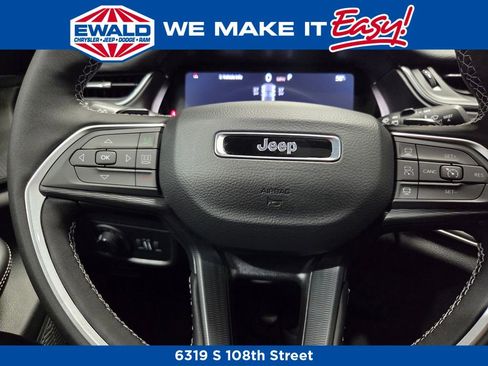 New 2025 Jeep Grand Cherokee Altitude image 3