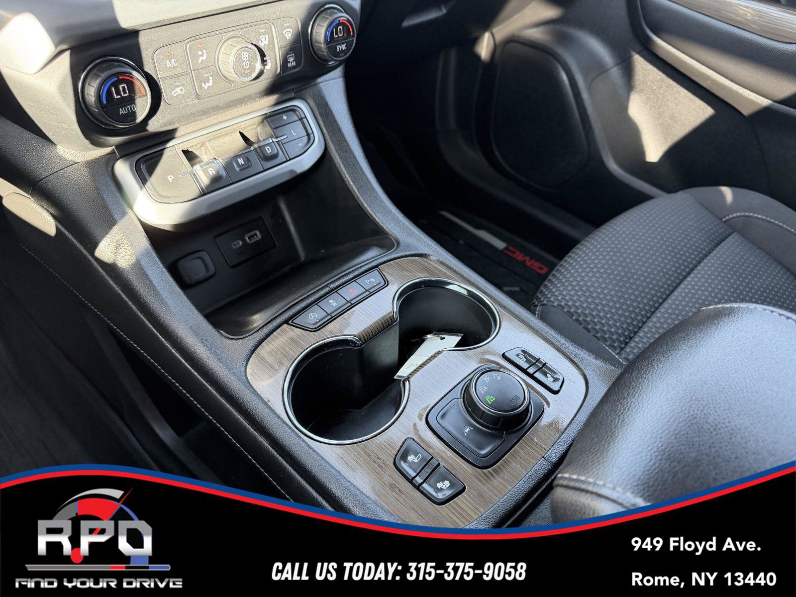 Used 2021 GMC Acadia SLE w/ Driver Convenience Package AWD/4WD image 25