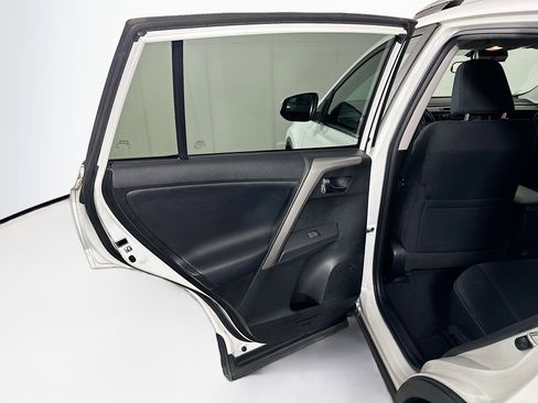 Used 2016 Toyota RAV4 XLE image 25