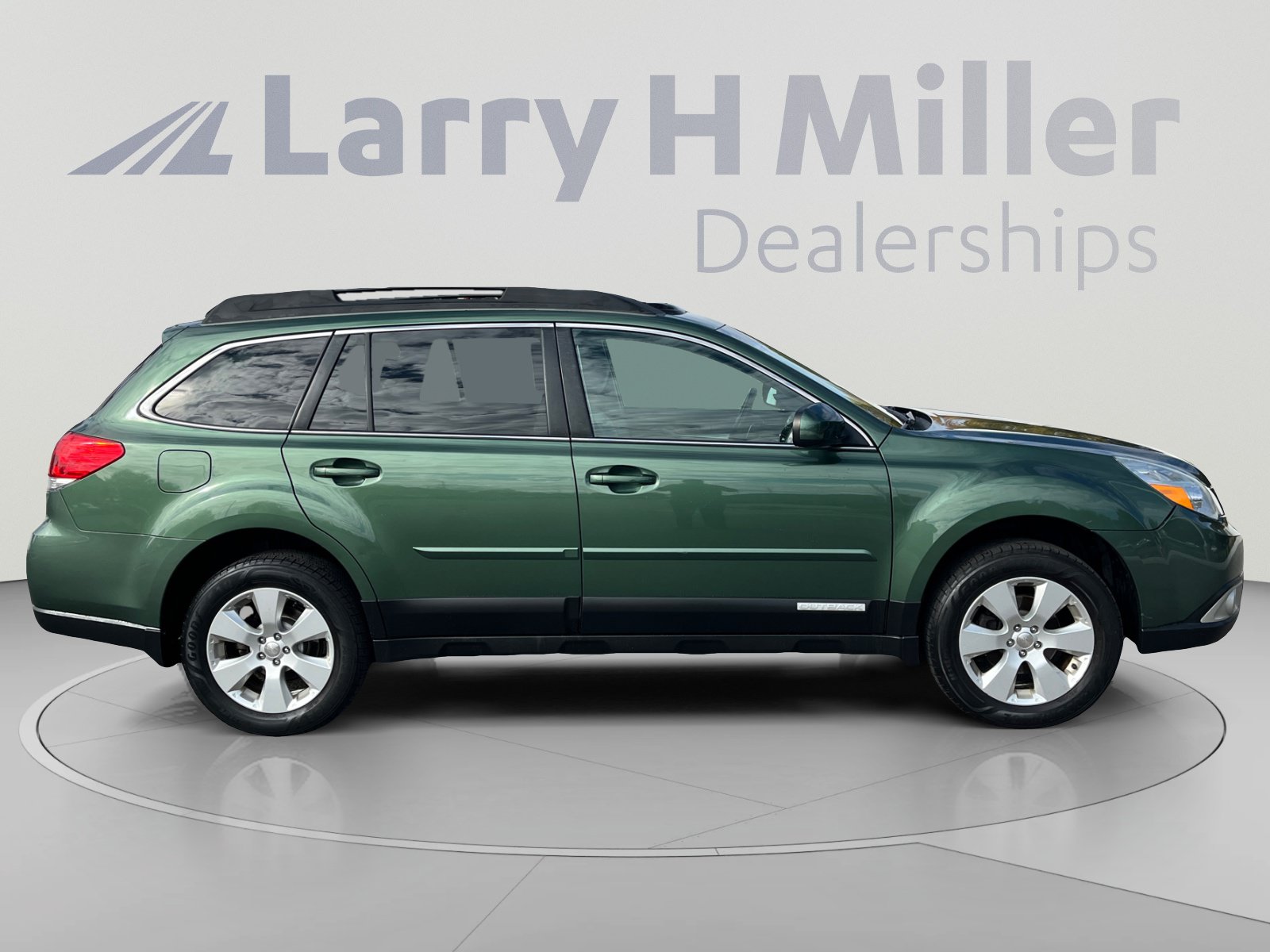 Used 2011 Subaru Outback 2.5i Premium AWD/4WD image 6