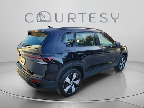 Used 2025 Volkswagen Taos S AWD/4WD image 3