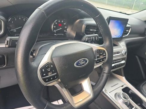 Used 2023 Ford Explorer XLT w/ Equipment Group 202A AWD/4WD image 5