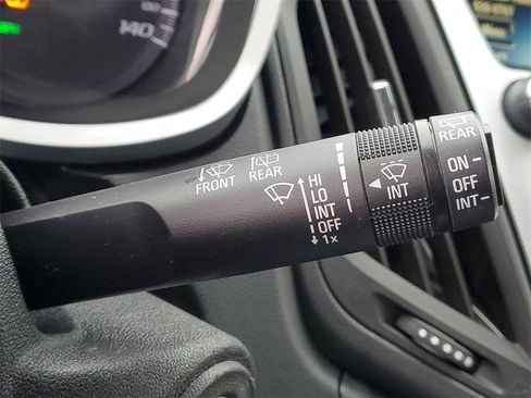 Used 2017 Chevrolet Equinox LT w/ Convenience Package image 21