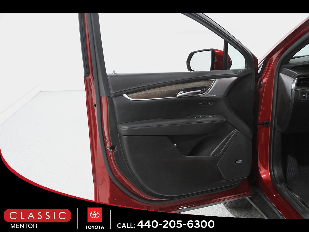 Used 2023 Cadillac XT5 Sportv w/ Platinum Package AWD/4WD image 4