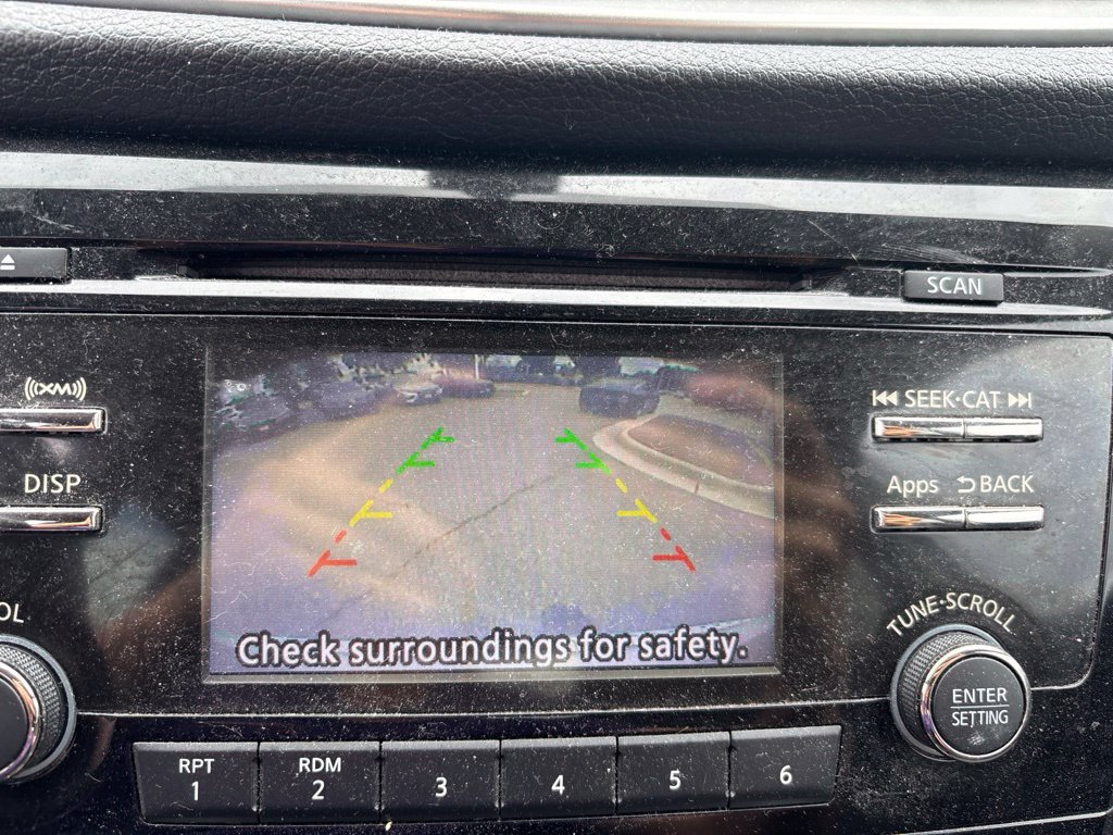Used 2016 Nissan Rogue SV AWD/4WD image 12