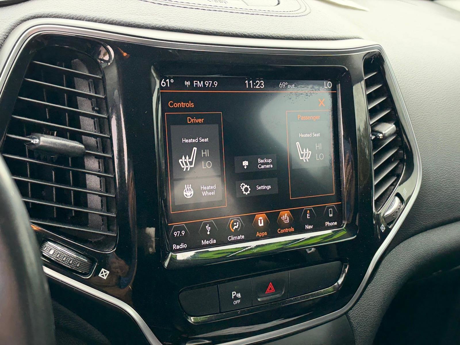 Used 2019 Jeep Cherokee Limited FWD image 17