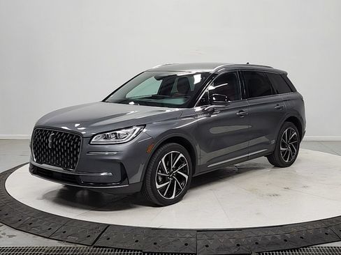 Used 2023 Lincoln Corsair Reserve w/ Equipment Group 201A FWD image 3