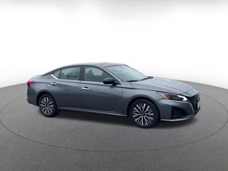 Used 2025 Nissan Altima 2.5 SV video 2