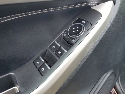 Used 2022 Ford Explorer XLT w/ Equipment Group 202A image 25