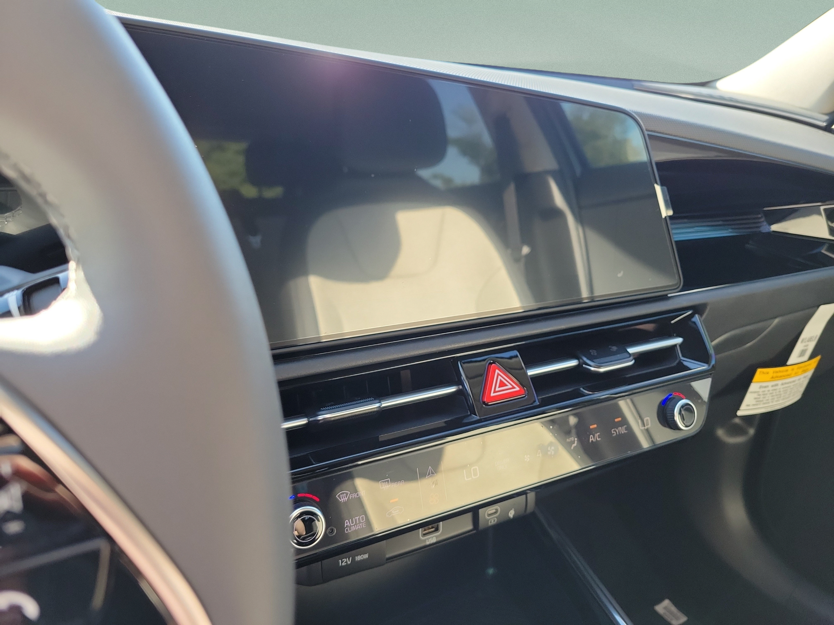 New 2026 Kia Niro SX Touring FWD image 17