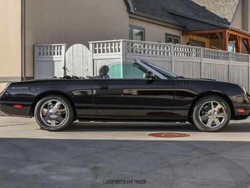 Used 2002 Ford Thunderbird Deluxe image 9