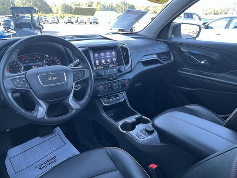 Used 2022 GMC Terrain AT4 image 3