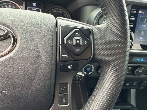 Certified 2022 Toyota Tacoma TRD Off-Road image 28