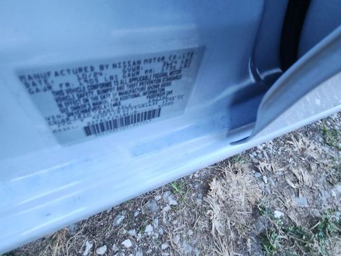 Used 2025 Nissan Versa SV image 9