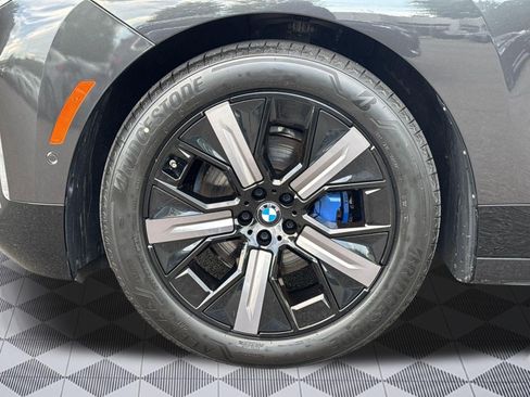 Used 2023 BMW iX xDrive50 w/ Premium Package AWD/4WD image 11
