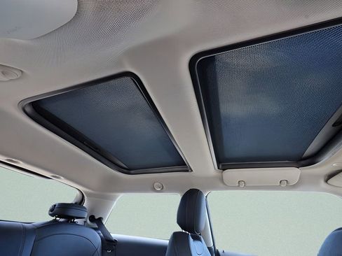 Used 2023 MINI Cooper SE image 21