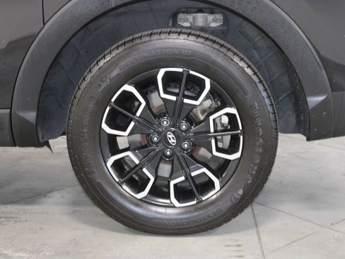 Used 2023 Hyundai Santa Cruz SEL Premium image 17