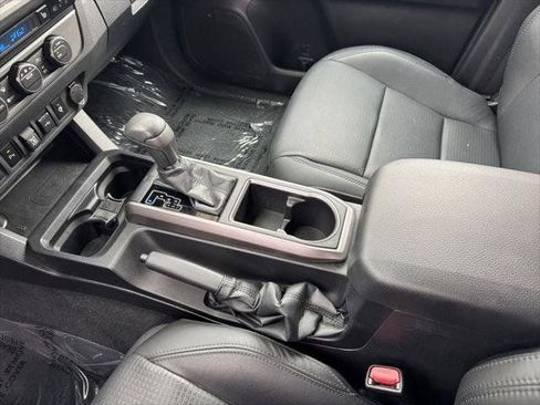 Certified 2022 Toyota Tacoma Limited AWD/4WD image 57